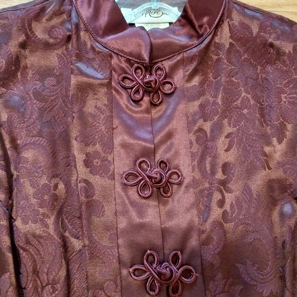 Very unique 2 piece set in the color of the season - burgundy! - Picture 6 of 10